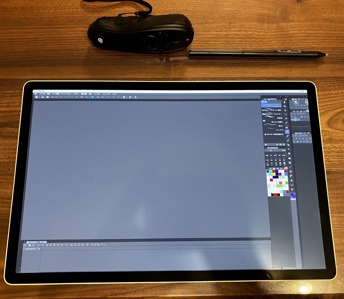 通信環境に影響はされるが、サブモニターにiPad mini使って映像の確認以外は演出、レイアウト、原画（慣れが必要）作業まではこれでなんとかなりそう　でもノートpcは補助に欲しい