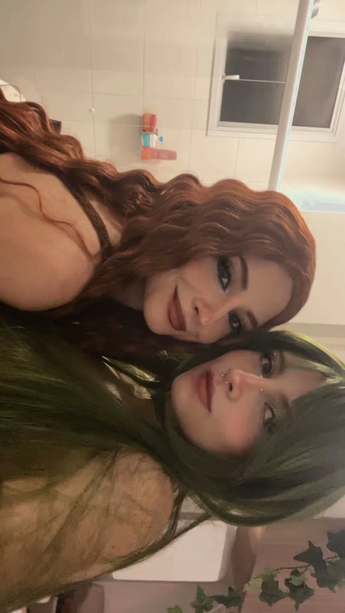 zosoftcore's tweet image. ADIVINHEM QUEM ACABOU DE GANHAR O CONCURSO DE FANTASIA DA SCROBBLE