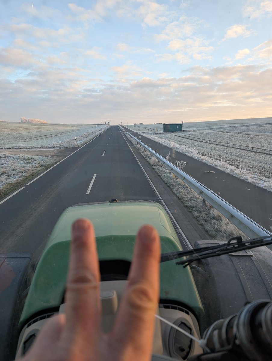 Moin miteinander!
Bei minus sieben Grad ziehe ich Arbeit im Warmen vor. #tucker