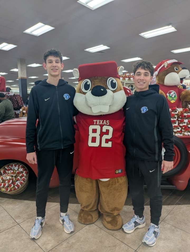 hoopsmemorial's tweet image. Historic W! 🏀 Memorial Boys Basketball earns its first-ever win. Proud of this group!

*FRIDAY NOVEMBER 21*
Memorial 56
Pampa 48

Season Record: 1-1

Next game Monday, November 24 at Brownfield.

Memorial JV 52
Pampa JV 26

📸 Mrs. V @coachv32 @Coach_JGomez