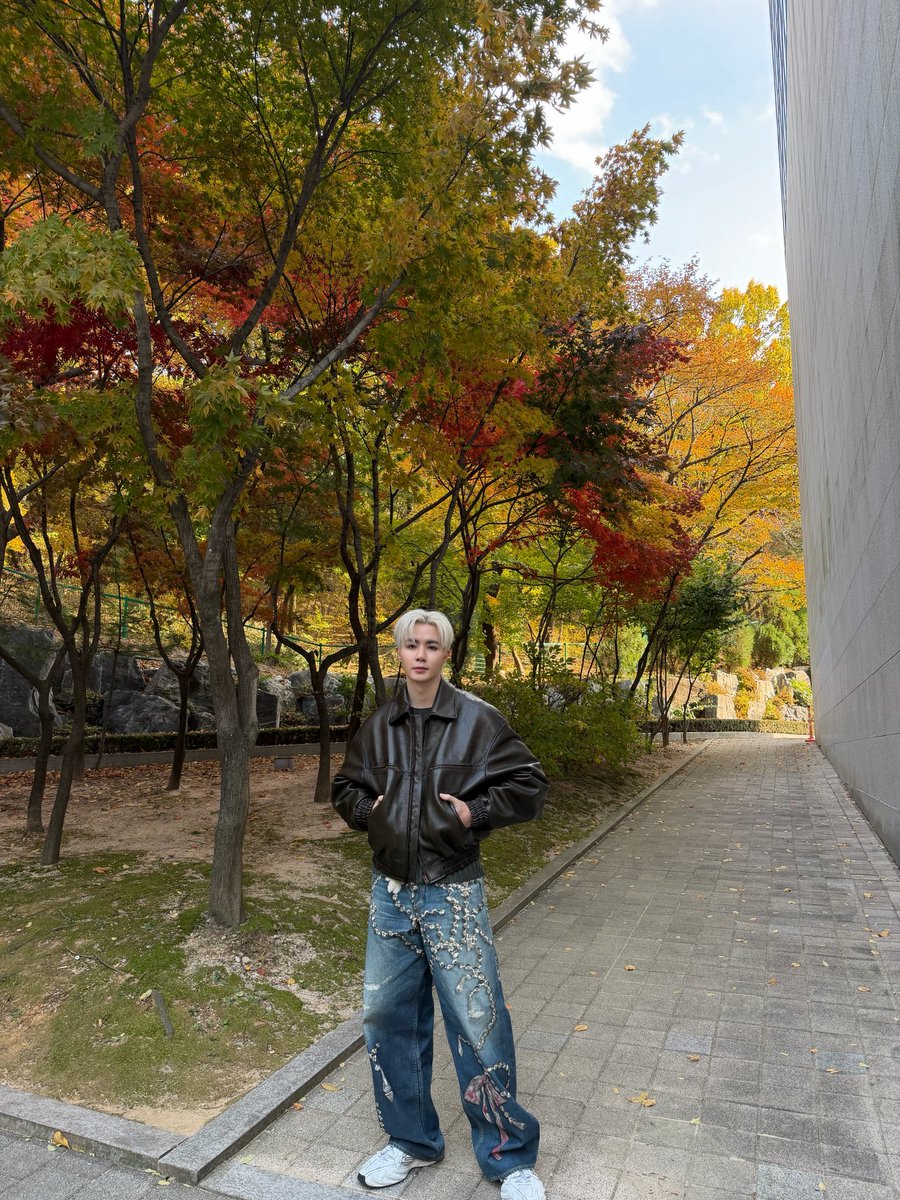 zee_pruk's tweet image. 🤎🍂🍁