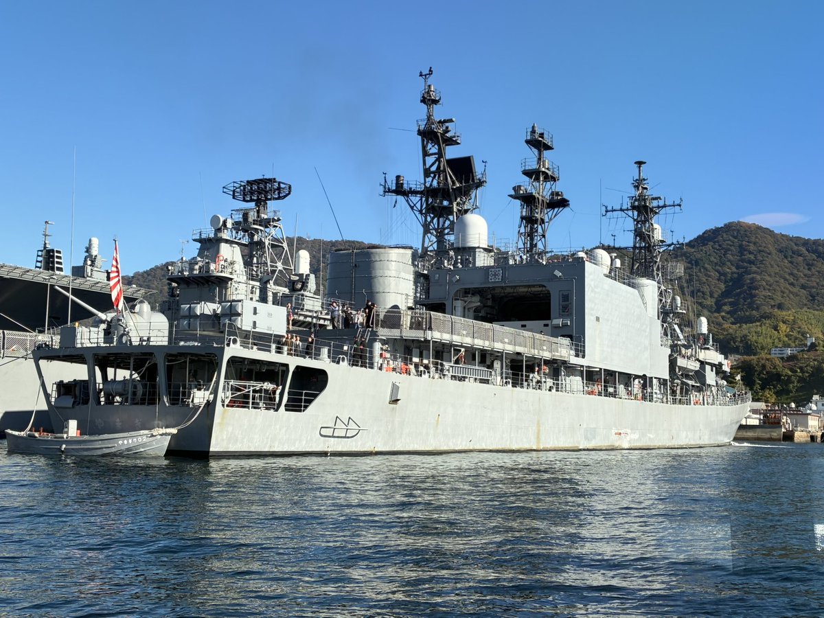 呉市で観光船に乗って、自衛隊の艦隊見学ツアー🚢