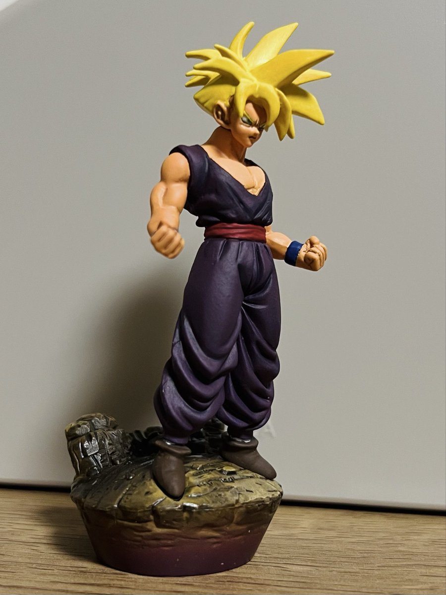 悟飯･･･！！
完成したけどhgと並べられるよう台座無くしたほうが良かったかな
でよドラカプの台座カッコいい