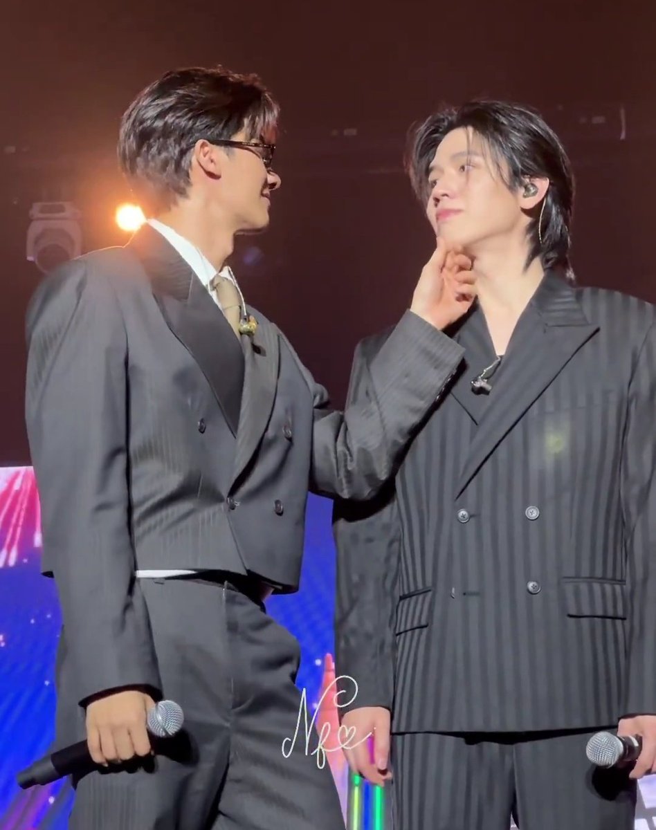 petalthornstem's tweet image. Kiyoot

TAYNEW PBC PH 

#PEBACAConcertinManila