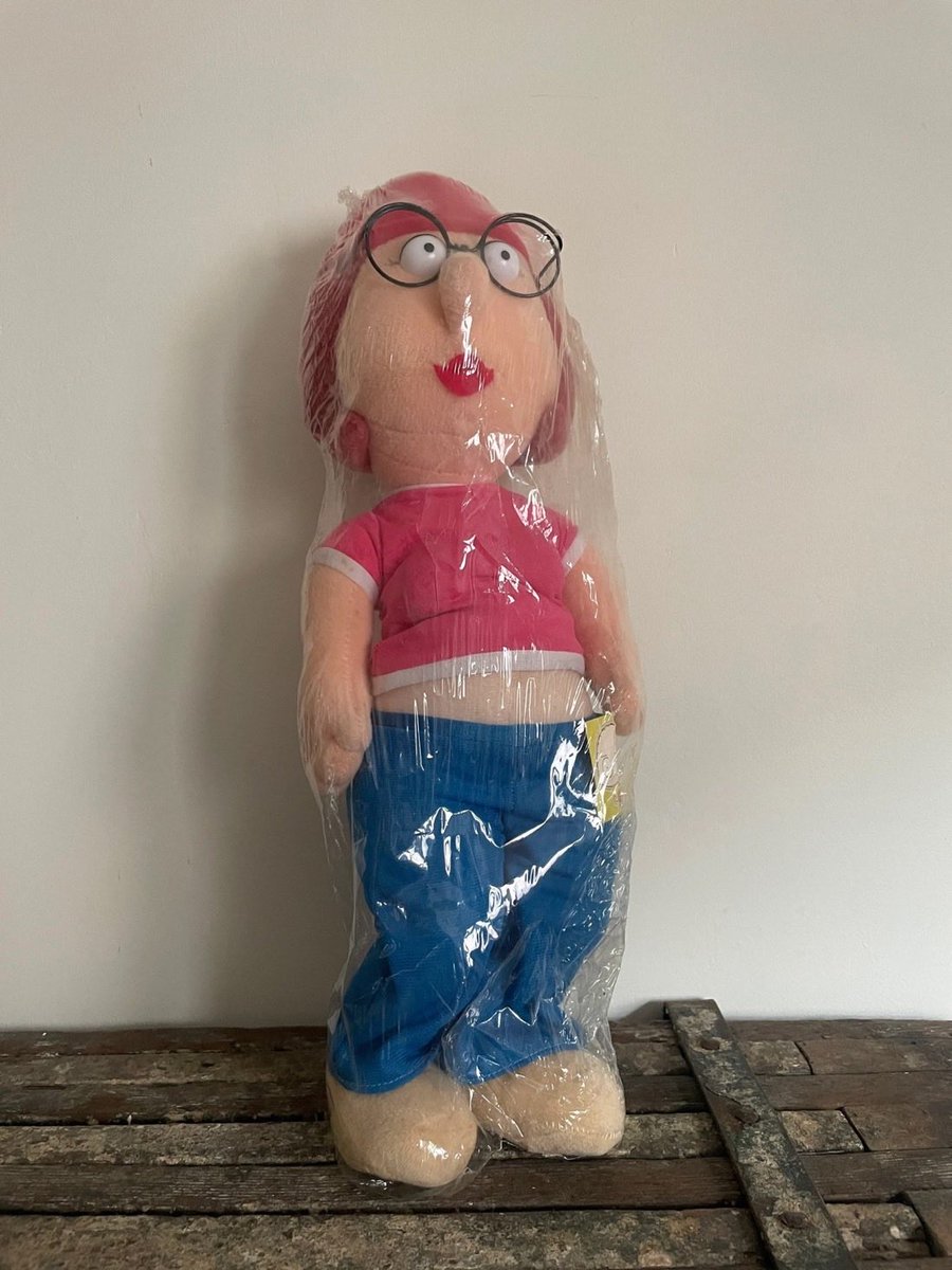 talkfastellie's tweet image. This is what being high in public feels like