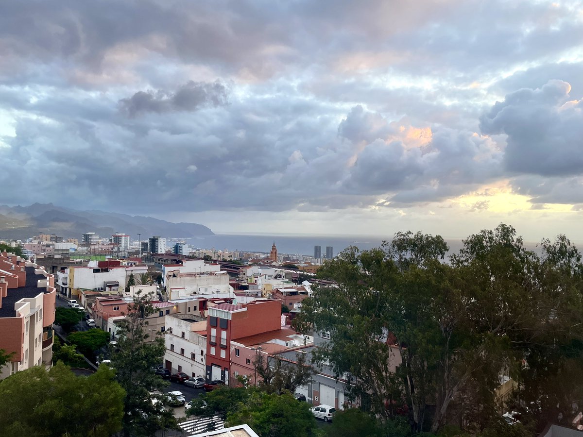 22/11/25. Esperando la calima. Amanece en Santa Cruz.