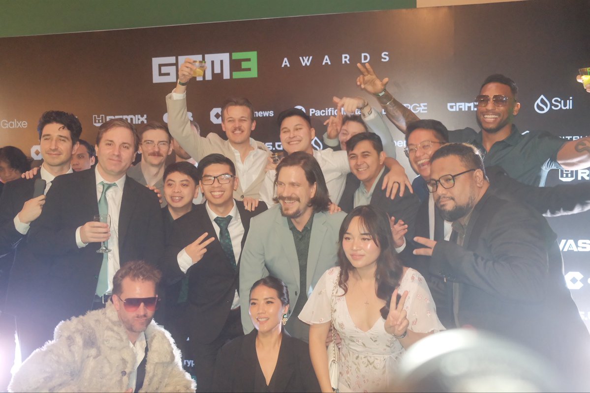 0xPatchara's tweet image. Game Awards Night @GAM3Sgg_ 

Honestly so blessed and proud to be part of this industry. 

The people you meet and build with are something else @WolvesDAO 

Markets are down but we keep on going regardless and keep you up. 

Congratulations to all the winners of the awards 🌱