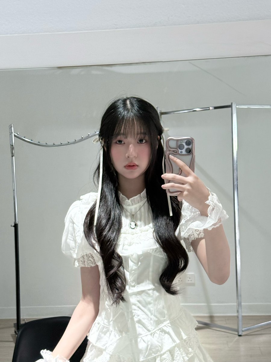 Hillary₊˚⊹♡ tweet media