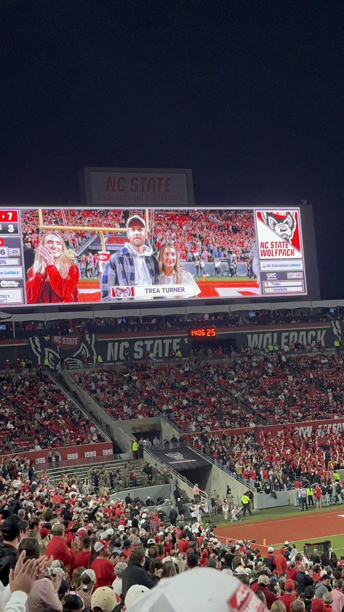Thanks for all the applause ❤️🐺❤️