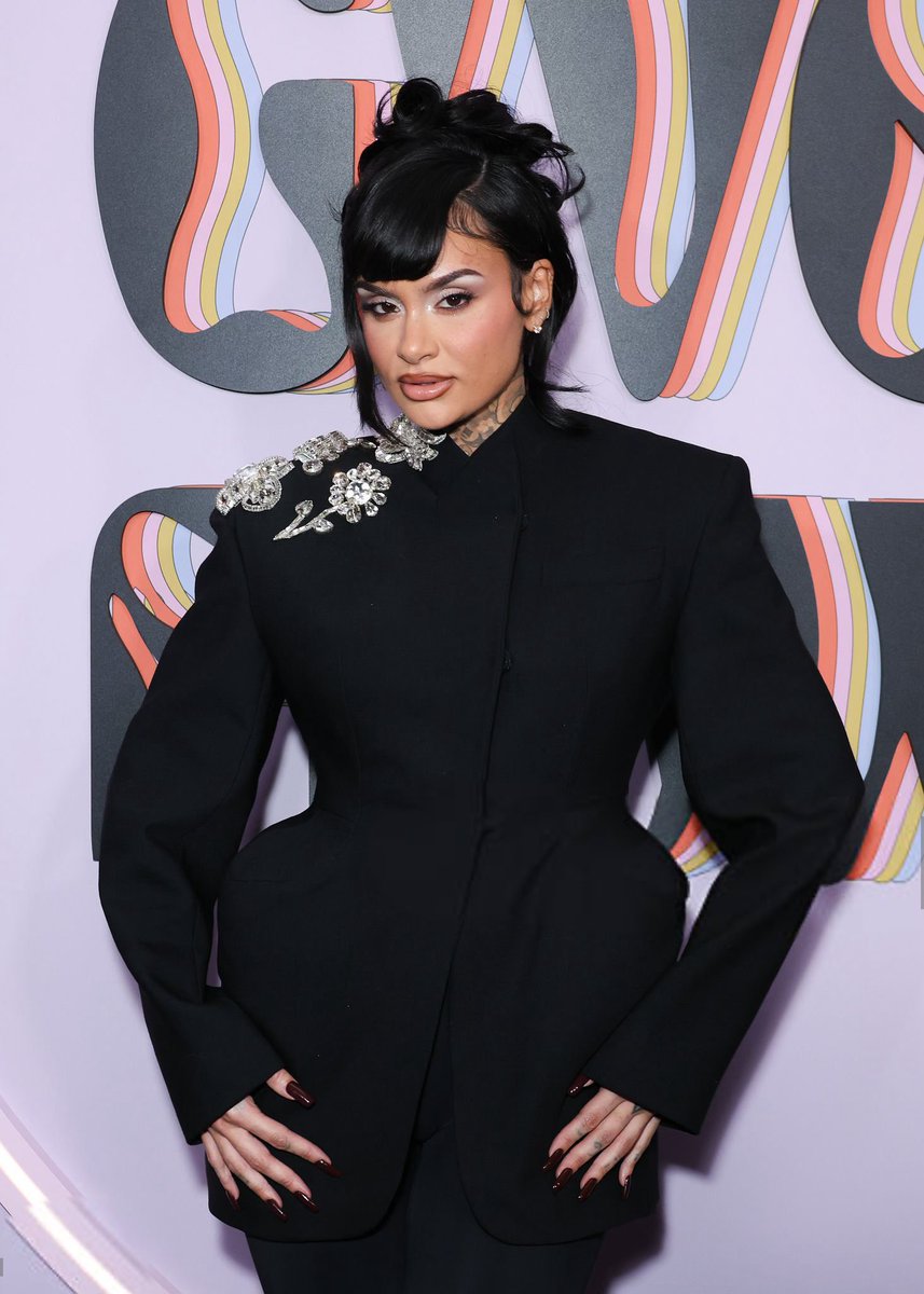 kehlaniisource's tweet photo. kehlani looking gorgeous at the Give Her FlowHERS Gala tonight in los angeles! 🖤

📸: JC Olivera https://t.co/wKsxpzisbS