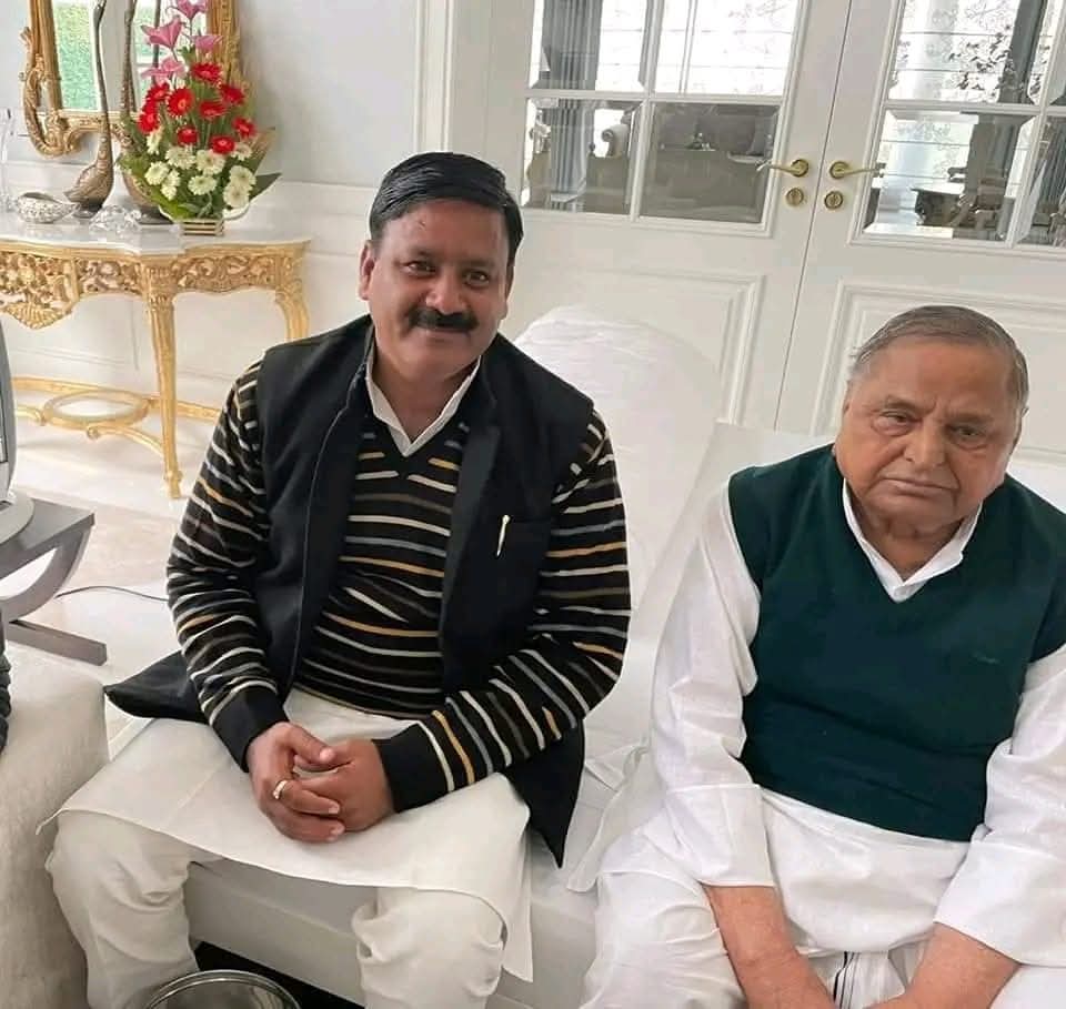 समाजवादी पार्टी के संस्थापक, देश के पूर्व रक्षा मंत्री, उत्तर प्रदेश के पूर्व मुख्यमंत्री, 'पद्म विभूषण' श्रद्धेय नेताजी मा. मुलायम सिंह यादव जी की जयंती पर शत शत नमन एवं भावपूर्ण श्रद्धांजलि!