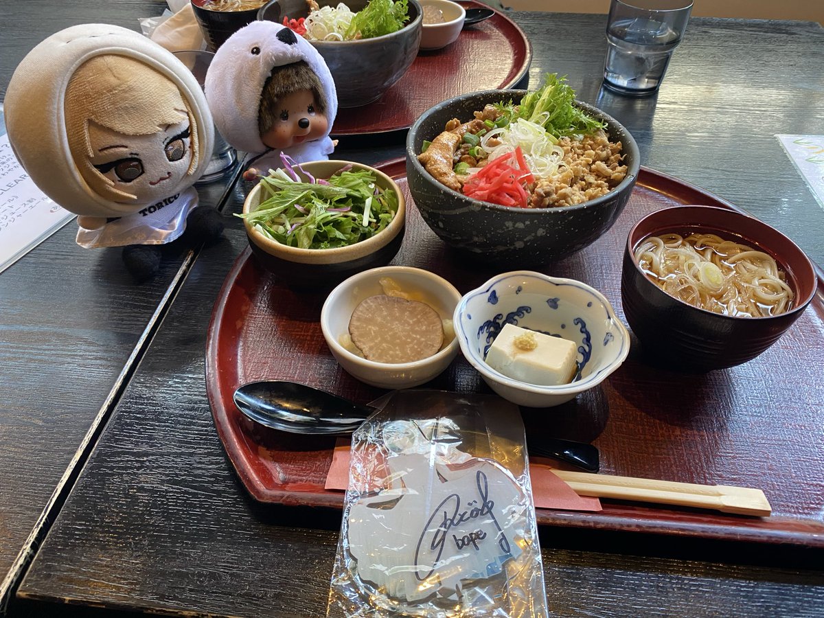 hiroki_death_no's tweet image. 比内地鶏丼&amp;amp;稲庭うどんいただきますww

#りこのトリコ  #トリコのりこ #あきた美菜館