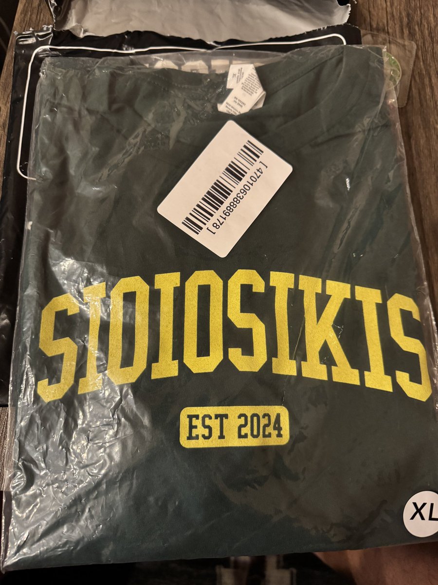 TroyLR's tweet photo. @DeepPocketMnstr Pulled the special chase shirt! https://t.co/qp5BR47Hl4