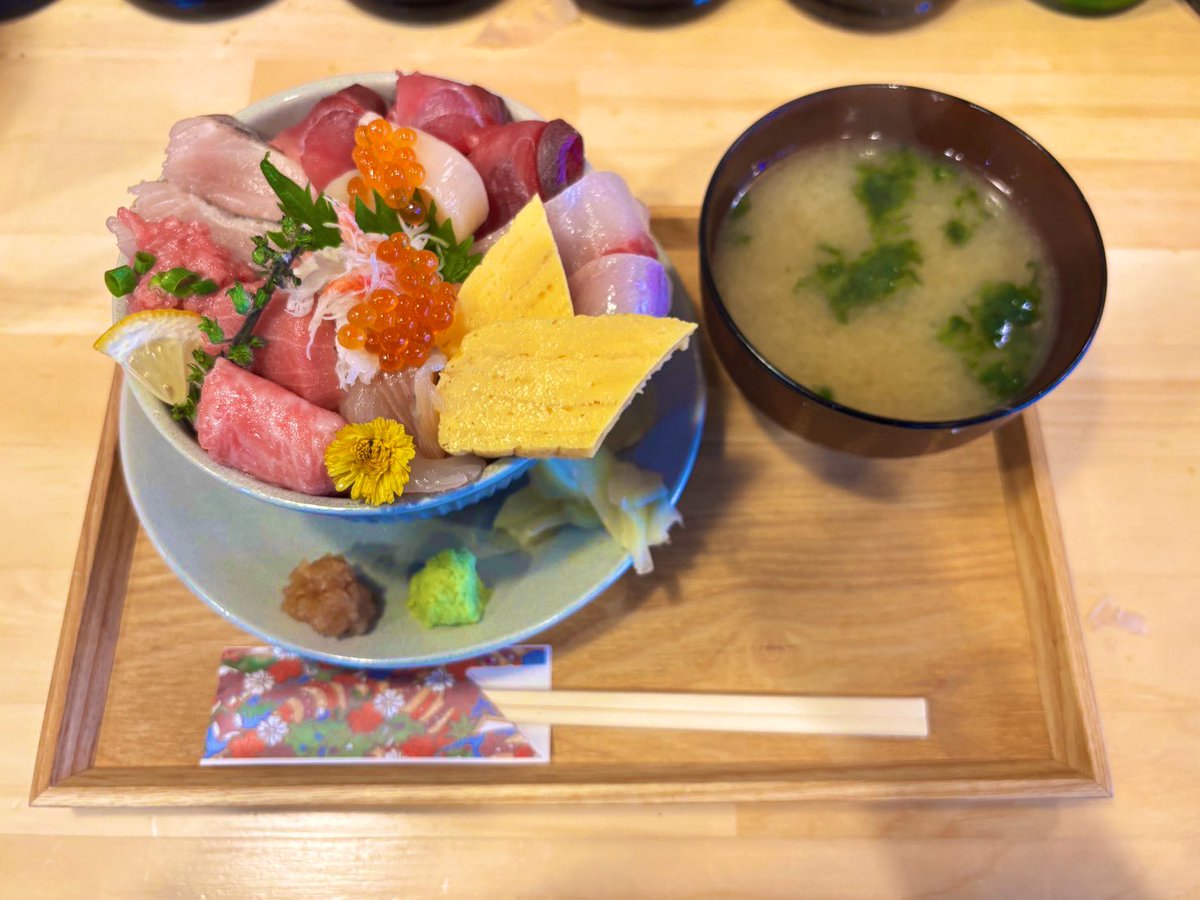 sakanasu_akiba's tweet image. 本日と明日の冬のスペシャル海鮮丼です✨
本日お席かなり空いております！
お待ちしております！