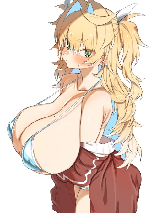 寒いからこそのマイクロビキニです。