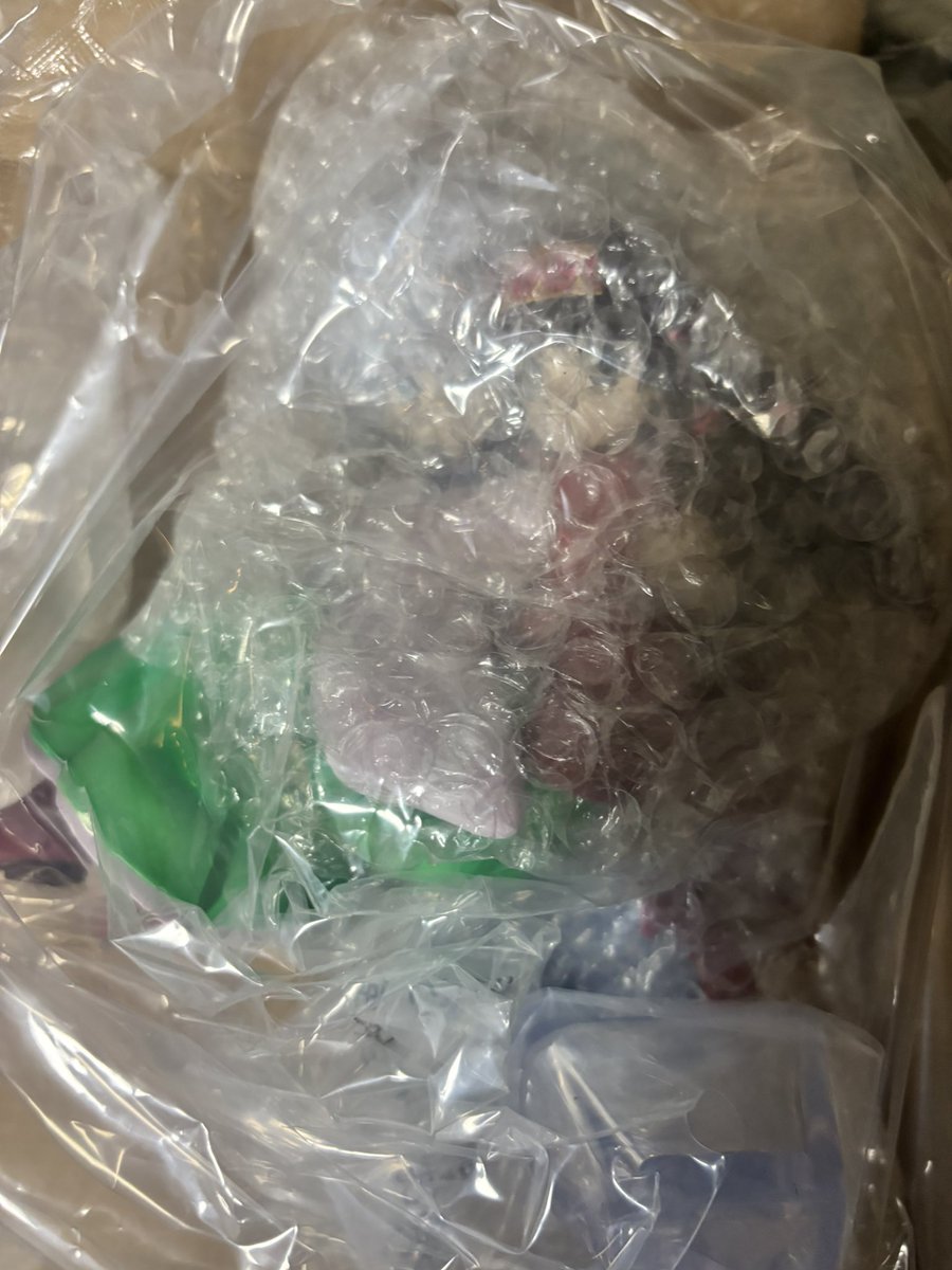 Hamu_lettuce's tweet photo. 《交換》ハンターハンター HUNTER×HUNTER　一番くじ

譲) A賞 キルア &amp; アルカ
　　※中身確認のため開封済
　　　再テープ済了承ください
求) C賞 ヒソカまたはG賞おもちゃ箱

明日以降で総武線沿線手渡し、または郵送交換希望です。
お気軽にお声がけくださいませ。 https://t.co/a8AlECf4Qp