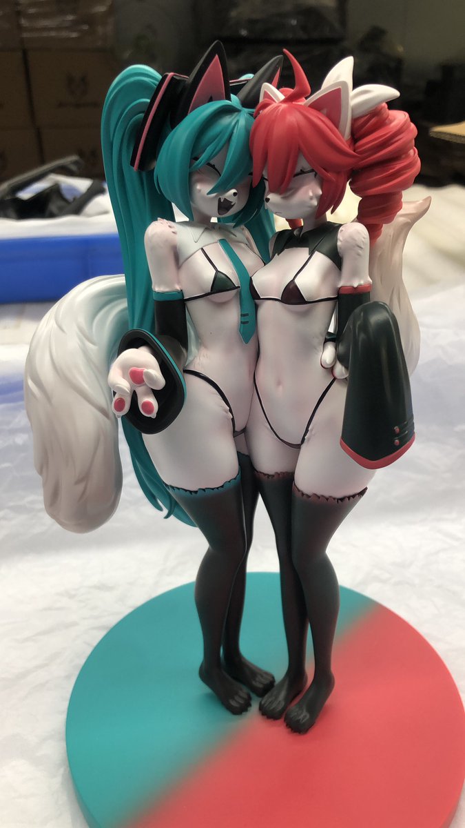 MocKing888's tweet photo. The colored sample of furry miku&amp;teto figure !!!
Limited units will drop during Black Friday Carnival Week~~😆 https://t.co/2MeC6dcYim