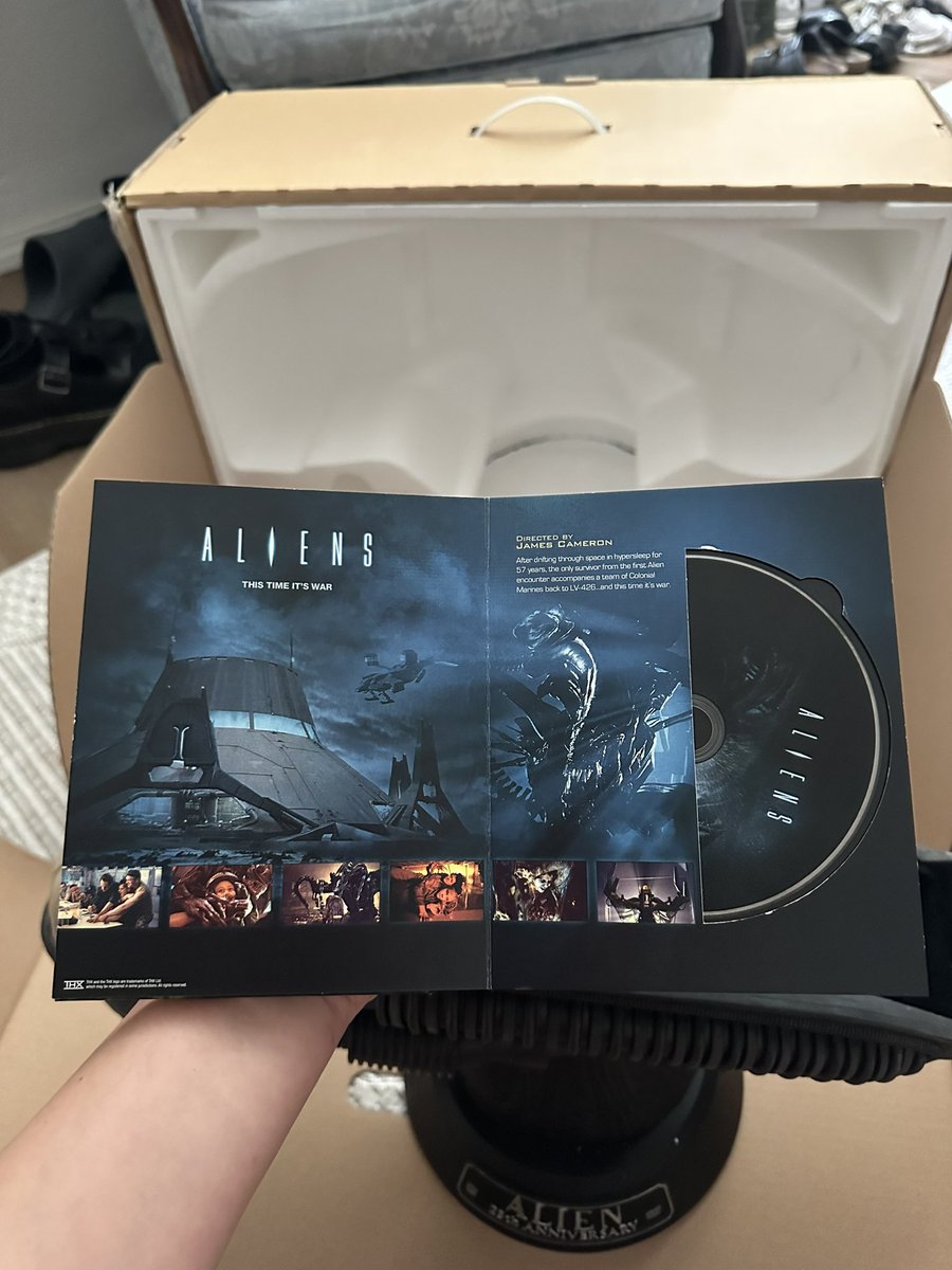 labrizo_'s tweet photo. Bf got my this for my  bday, he had no idea I’ve been wanting this exact item for so long to add to my collection. Actually am so obsessed but now we gotta find a place for it in our place LMAO https://t.co/aTI15P6aOR