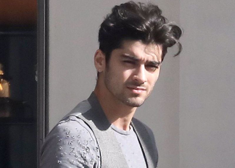 flowersxzjm's tweet photo. Three different hairstyles in one day, Zayn Malik, the man you are https://t.co/oIALjj76Po