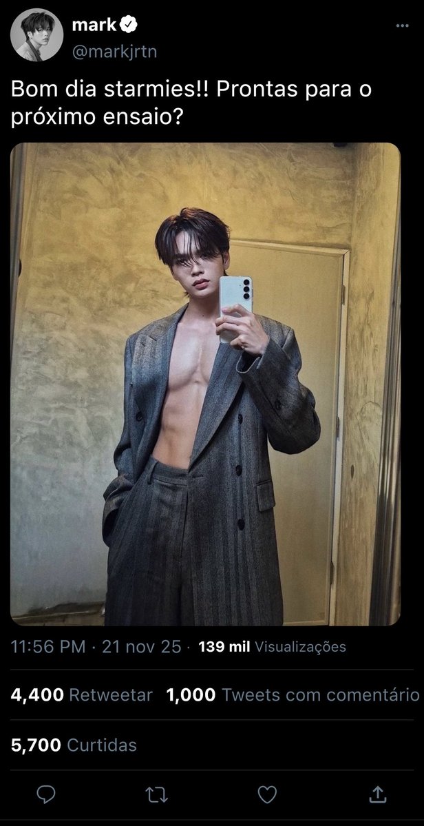 w2elykn's tweet image. #JuniorMark : Ciúmes? Tenho de sobra 

Após ver as pessoas comentando sobre a nova foto de Mark, Junior decide, finalmente, tomar uma atitude.