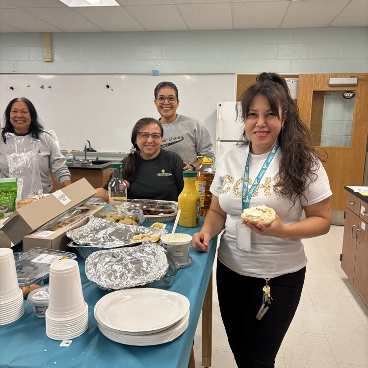 CCPSCCHS's tweet image. We love our custodial staff! Today, SCA showed them just how much their dedication and hard work is appreciated.  Students put together gift bags, made thank you cards, brought food, and spent time visiting with these awesome men and women.