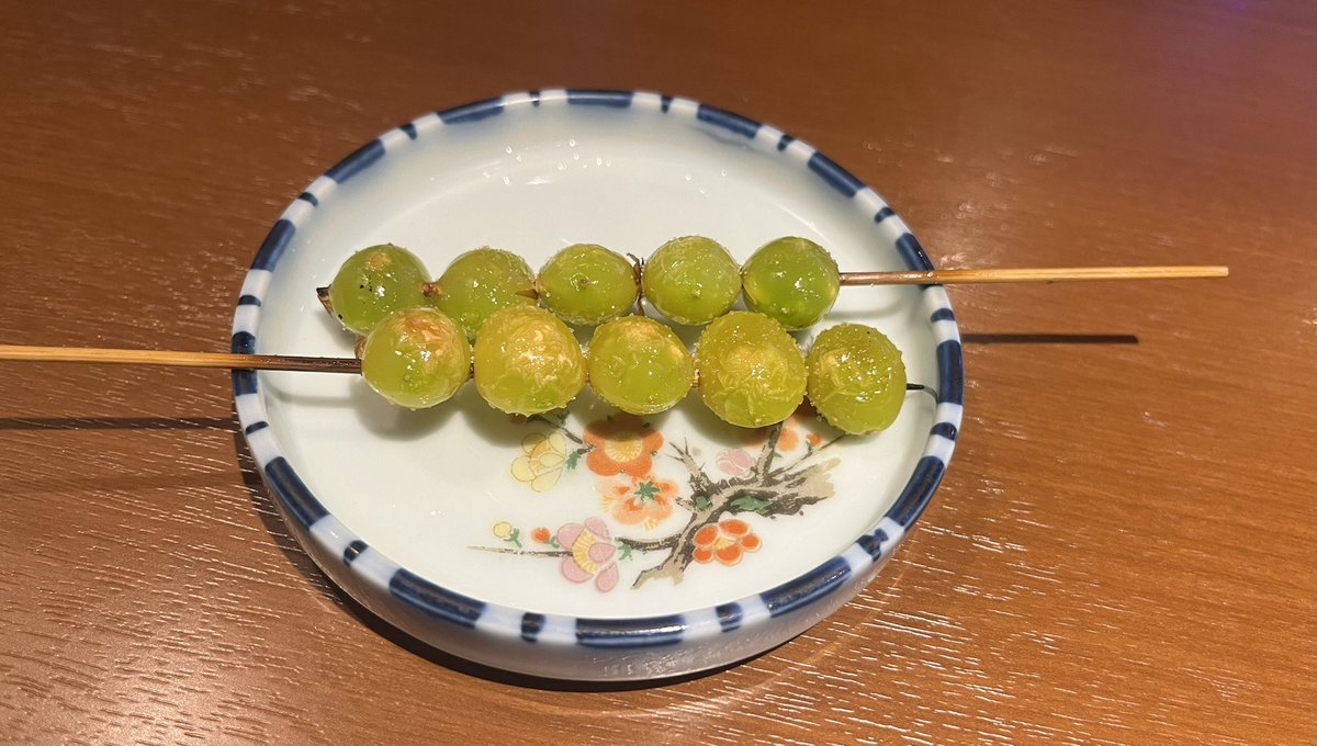 It’s the season of ginnan (銀杏)! Next time you’re in an izakaya, remember to order some ginnan nuts so that you may properly taste the season.