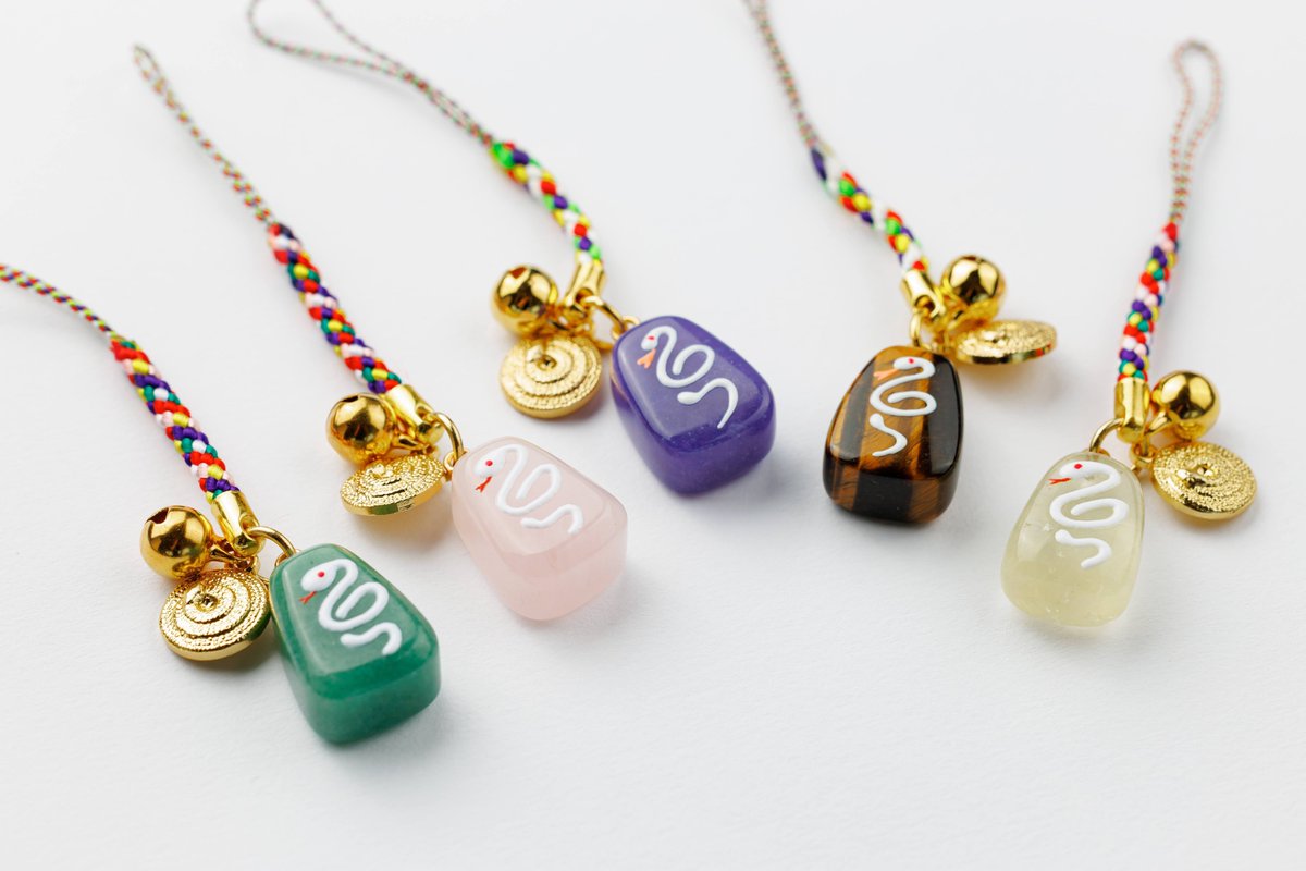 授与案内 蛇石守】 『蛇石守』は、当神社境内に多数あります、財運金運