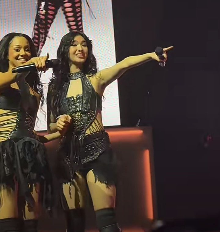 formaphinz's tweet image. Your last saved image is what they’re reacting to