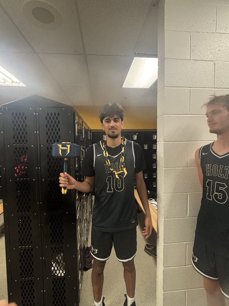 Holt Boys Basketball. tweet media