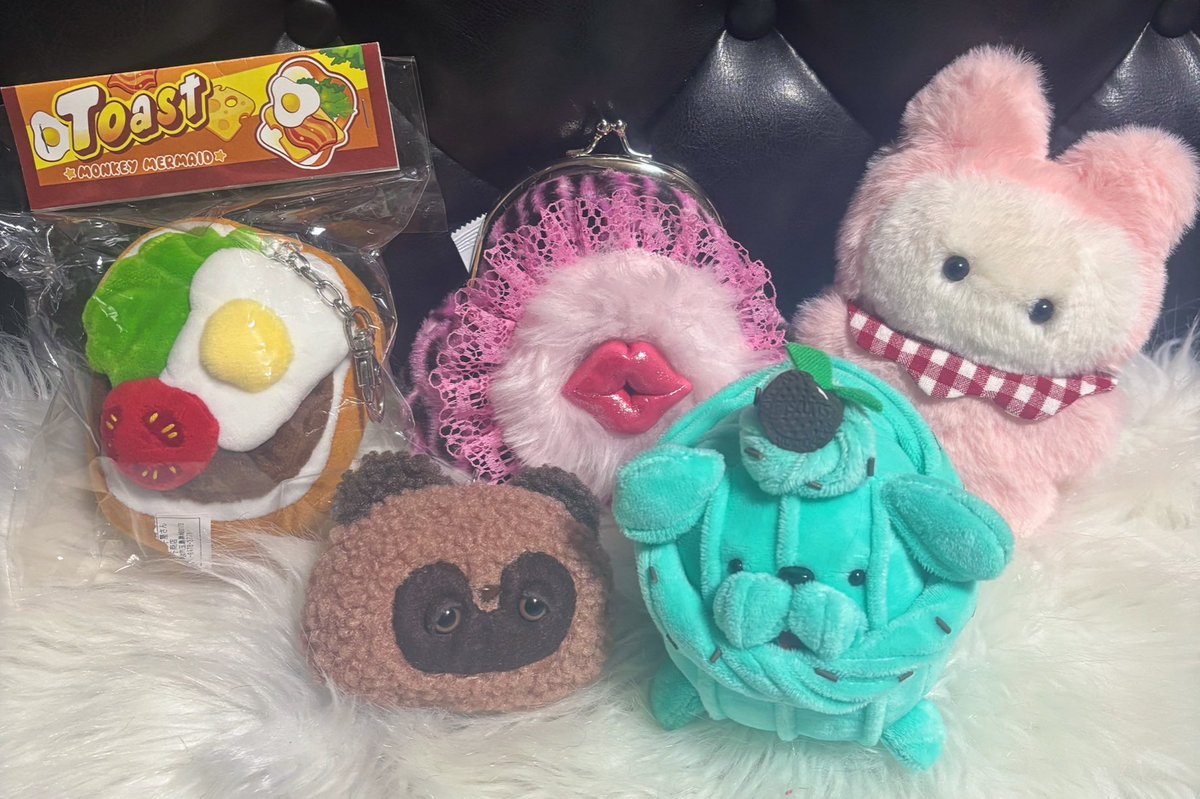 遅ればせながらデザフェス戦利品です😘
本当はもっとお迎えしたかったけどあまり回れず😿

<a href="/usashiuhouse/">うさしうはうす</a> さん
<a href="/_a1_k0/">ʟᴏᴠᴇᴋɪᴅ</a> さん
<a href="/OtomoNuinui/">◎T◎M◎！</a> さん
<a href="/whipooo_y/">Whipooo🐩🧁</a> さん
@猿人形　さん(Xアカウントなし)

可愛いお品をありがとうございました😭❤️
大切にします❣️