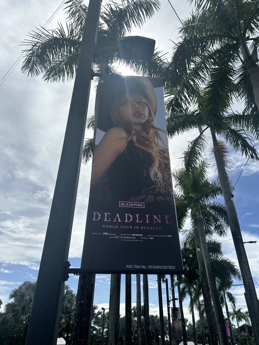#LISA’s pole banner in Bulacan! 🤩