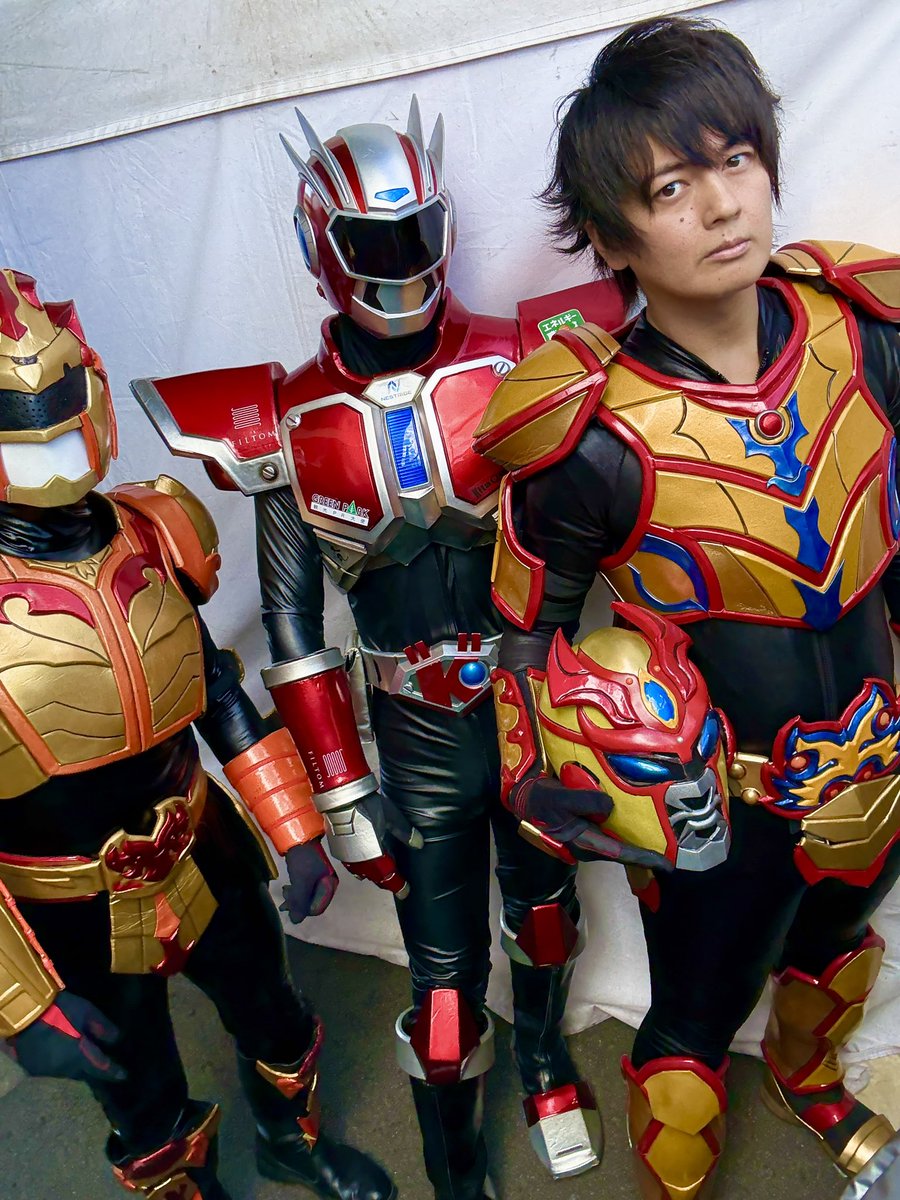 yasuhisafruhara's tweet photo. 今日と明日は #ローカルヒーロー祭2025 
で僕と握手!

ファーストカットはキタキュウマンと

そして本日は19時〜映画上映!

グランマサラー映画も見に来てね!
※舞台挨拶あるよ

【Stranger稀人】
チケットは➡️https://t.co/dnKcYiNkyQ

場所 京成ローサ10 East①
千葉中央駅東口徒歩1分

見に来てね! https://t.co/uzvrqnk1hh