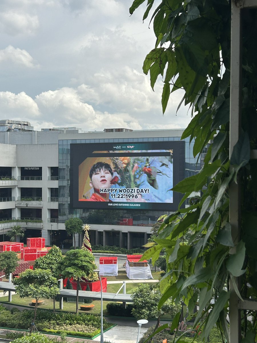 svtloveclvb's tweet image. 👀 #AllTheStarsForHAOZI