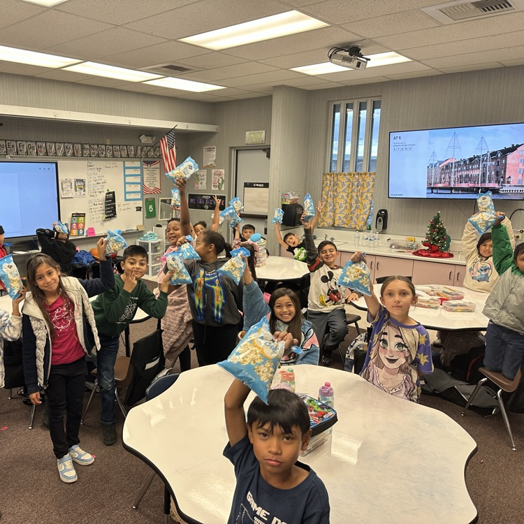 EucKoalas's tweet photo. Congratulations to Mrs. Tuttle’s class for earning their twelve days of perfect attendance popcorn party! 🍿 https://t.co/rFioMYKEsy