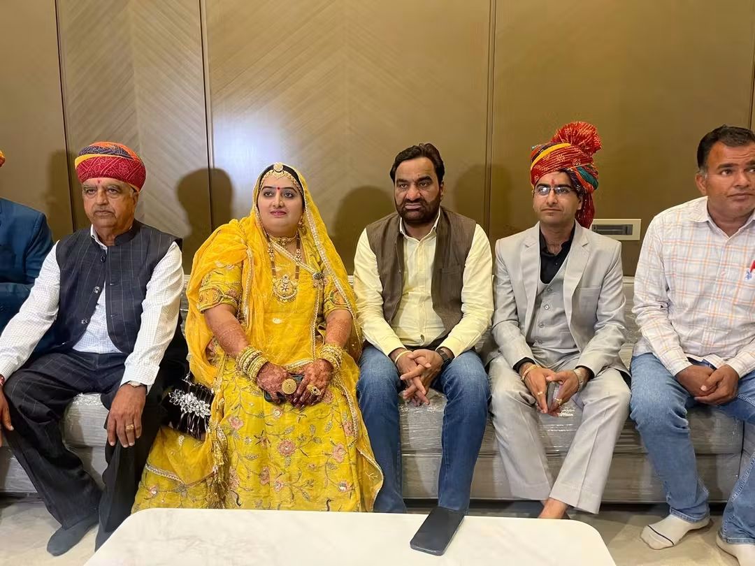 hanumanbeniwal's tweet image. कल शाम नागौर शहर में श्री ज्ञानारामजी,श्री हरिरामजी, श्री मनीषजी गौरा के परिवार में आयोजित नूतन ग्रह प्रवेश व श्री जसनाथजी महाराज के जागरण कार्यक्रम में सम्मिलित लिया,इस अवसर संत -महापुरुषों का भी सान्निध्य प्राप्त हुआ |