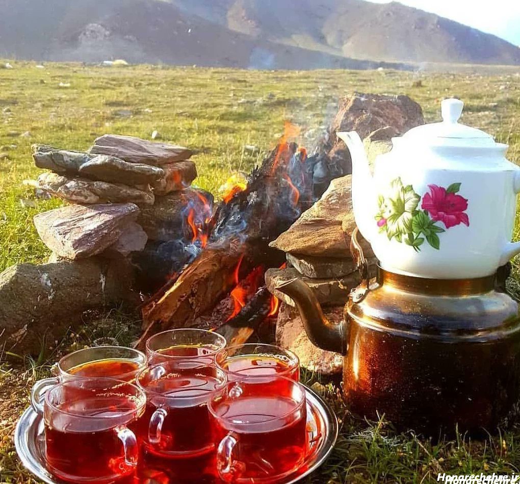 Manchmal braucht die Seele nur eine Tasse Tee, um zur Ruhe zu kommen ... ein warmer Schluck, der die Welt für einen Moment stillstehen lässt 🍃☕️💛