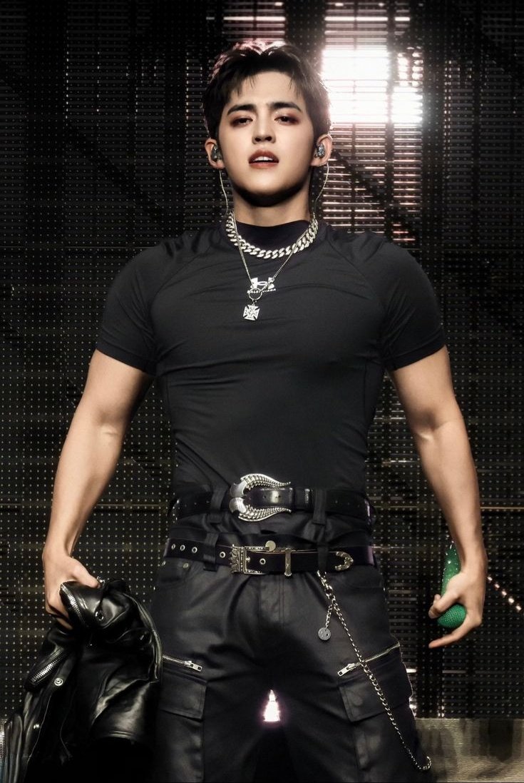 Celananya ngortis banget bang 😀