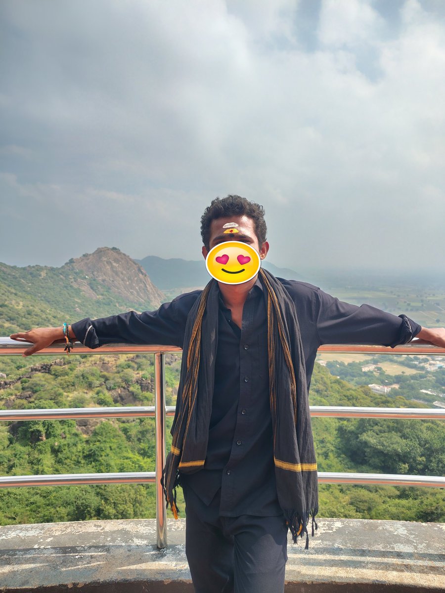 స్వామి వారి దివ్యమైన ఆశీసులతో మండల దీక్ష పూర్తి అయింది ❤️🙏

పరీక్షల నిమిత్తం ఇంకా కొన్ని రోజులు దీక్ష !