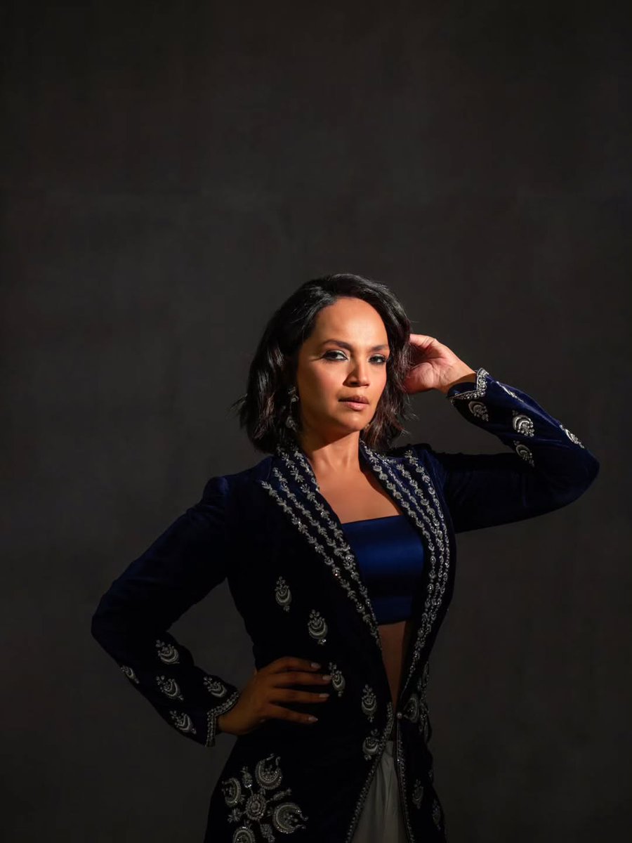 HungamaExpress's tweet image. Aamina Sheikh Serving Bossy Vibes

Aamina Sheikh | Bossy Look | Style Goals | Celebrity Glam
#AaminaSheikh #BossVibes #PowerLook #CelebrityStyle #FashionBuzz #HungamaExpress