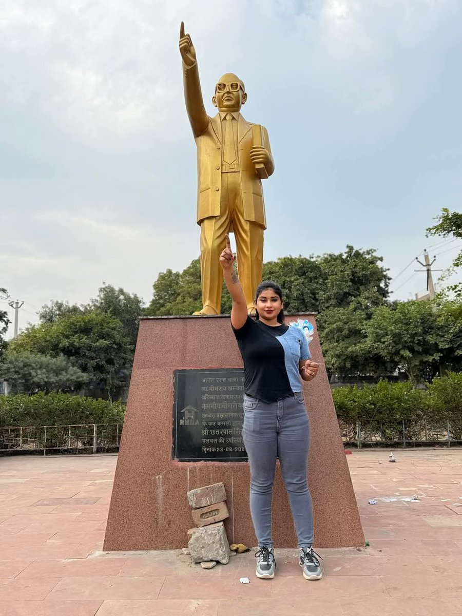 सभी सम्मानित साथियों को धम्म प्रभात #जयभीम