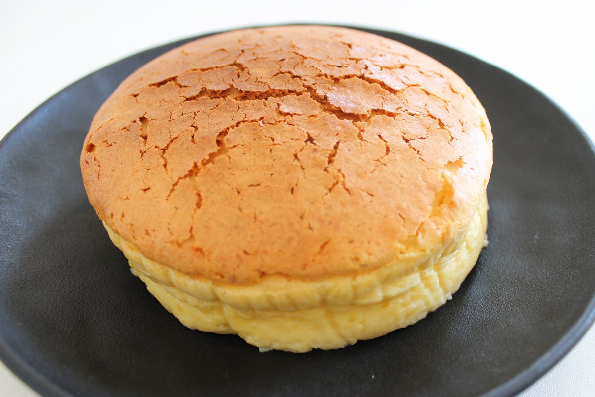 カマンベールチーズでチーズケーキを作りました。
おいしかったです。
クリームチーズで作ったものとの違いはと聞かれると特に思い当たらないので、あえてカマンベールチーズで作る理由はないかもしれません。
ですが、私は満足です。楽しかったです。