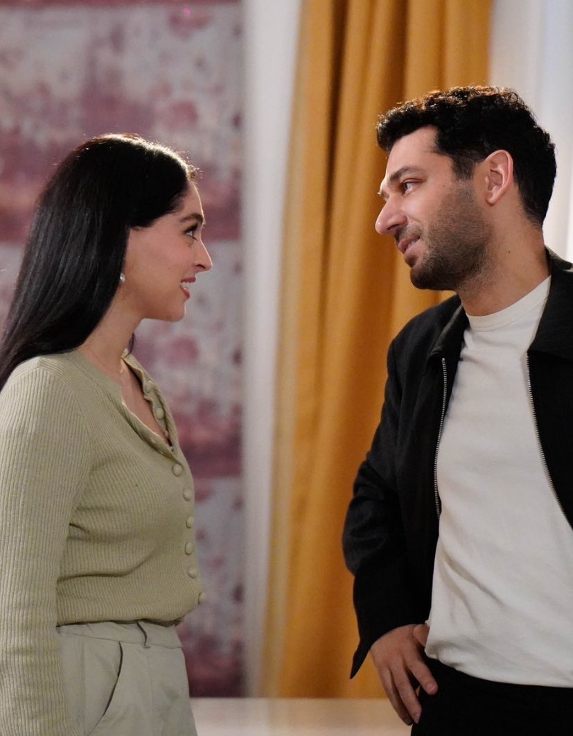 Zeynep'ten başka yakışıklı Serhat'a aşık olmayan var mı? Onu sevmemek elde değil.🥰❤️
#MuratYıldırım #CemreBaysel #ZeySer #GüllerveGünahlar