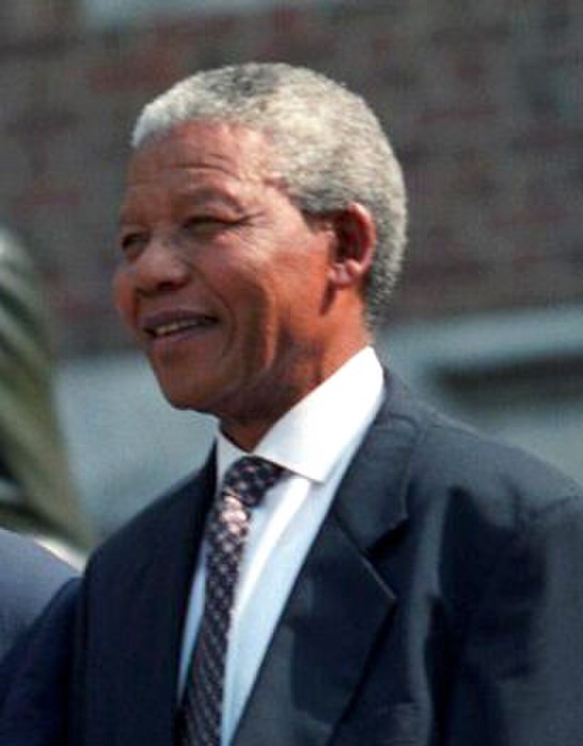 URDailyHistory's tweet image. 5 Dec 2013: South African #President and anti-apartheid activist Nelson #Mandela dies of a lung infection at the age of 95 in Johannesburg, South Africa. #SouthAfrica #History #freedom #OTD #ad amzn.to/3qx88JG