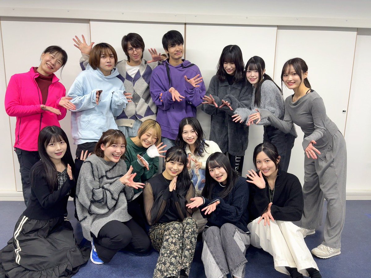 kiriyama_stage's tweet image. #君枯ら
本日は群舞振付DAY。

先日の稽古場にて直井瑞季ちゃんのお誕生日お祝いをしました。とてもおめでたい。素敵な俳優です。

我らがあわさんも大阪から合流、大好き。安心する。。。！