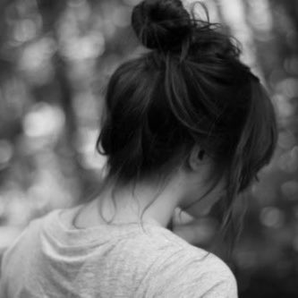 ahmed_al_hamdan's tweet image. لقيتك مملتي قسوة لقيتك والدروب سيوف 
وانا اللي على شانك حبيبي ضامي وشاقي 
تجي للذاكرة في صمت تجيني وتحتويني طيوف 
تجي ماكنك الا غيم على روحي وخفاقي 

#احمد_الحمدانً