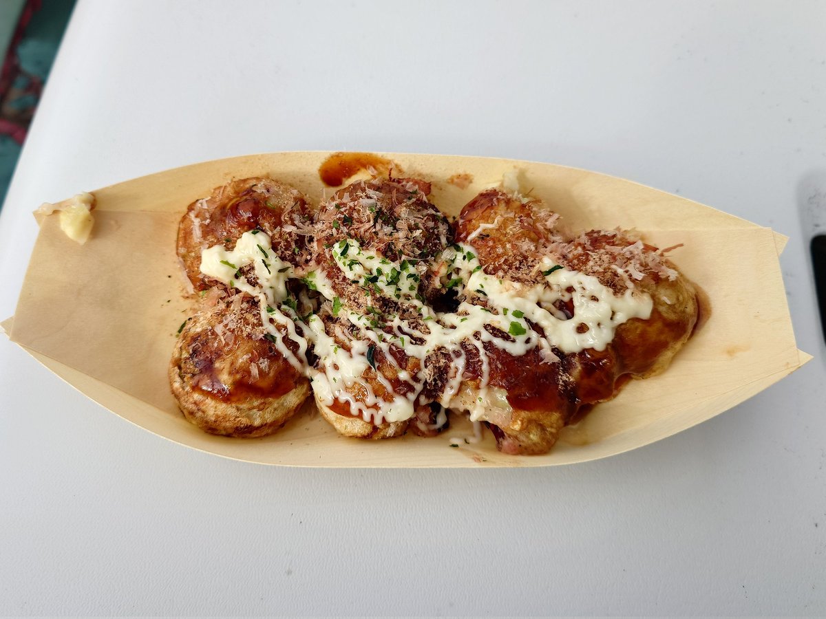 本日のサーキットランチは、四川担担麺（汁無し）
結構ピリピリ辛辛で美味しゅうございました😋

＋鈴たこ🐙

#SFormula #鈴鹿サーキット #サーキットグルメ