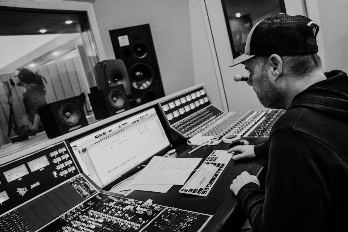 Day 4 Round Robin Rager! All hands on deck, for a day of more guitars, more vocals, more horns, and bass guitar! Back at it again tomorrow…

📷: <a href="/gavfrontrow/">Gavin Smith</a>