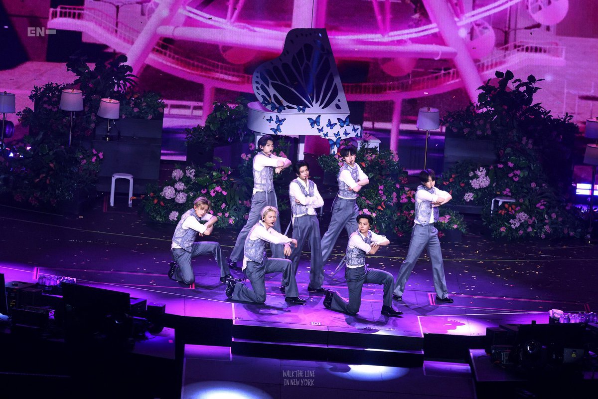 jaeyunshiem's tweet photo. Seven vampires in action. https://t.co/ZUbBMspJTq