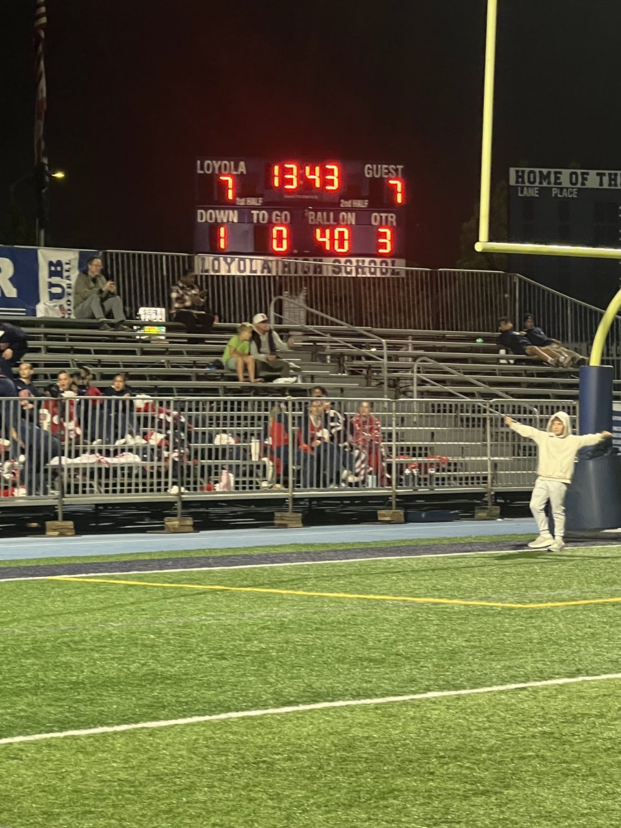 RamianNathan's tweet photo. Redondo Vs Loyola tied at 7-7 at the half..

@latsondheimer @breezepreps @DamianCalhoun @Tarek_Fattal https://t.co/Cif7qAFmvs