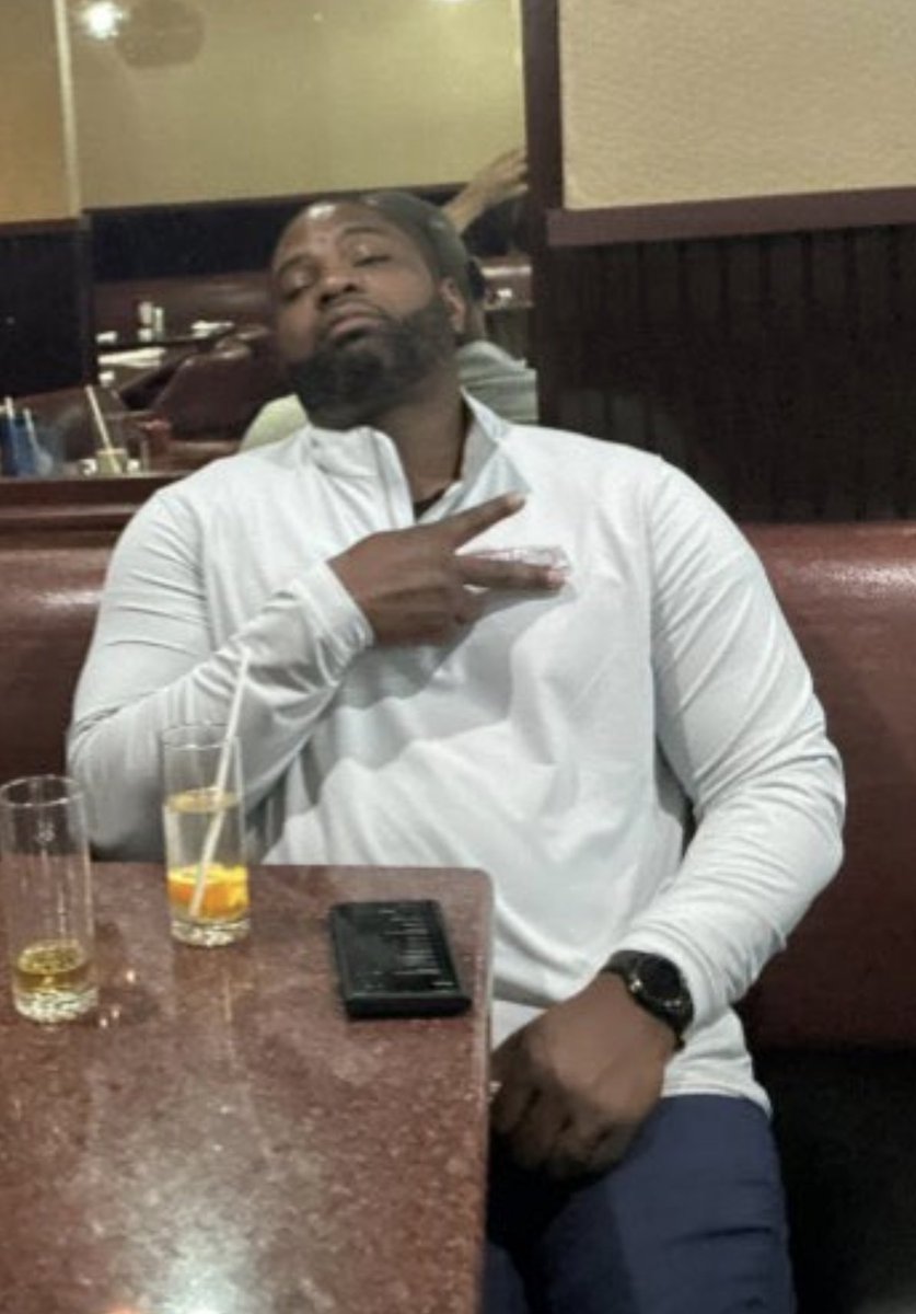 BridgetKaneFL's tweet image. This thug, Byron Donalds, is NOT Governor material.  

What a loser!!